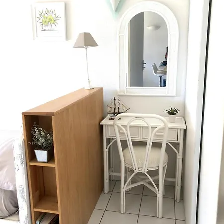 Les Pieds Dans L'eau T2 Avec Vue Et Piscine Apartment *